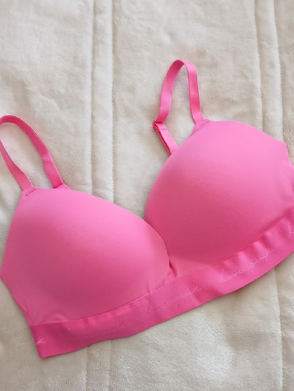 PINK Victoria's Secret Hot Pink Seamless Moulded T-Shirt Bra